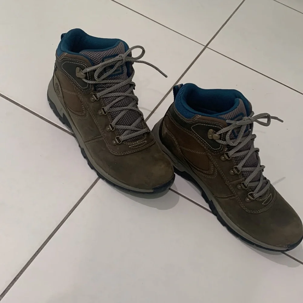 Womens Timberland Hiking Boots - Picture 4 of 12